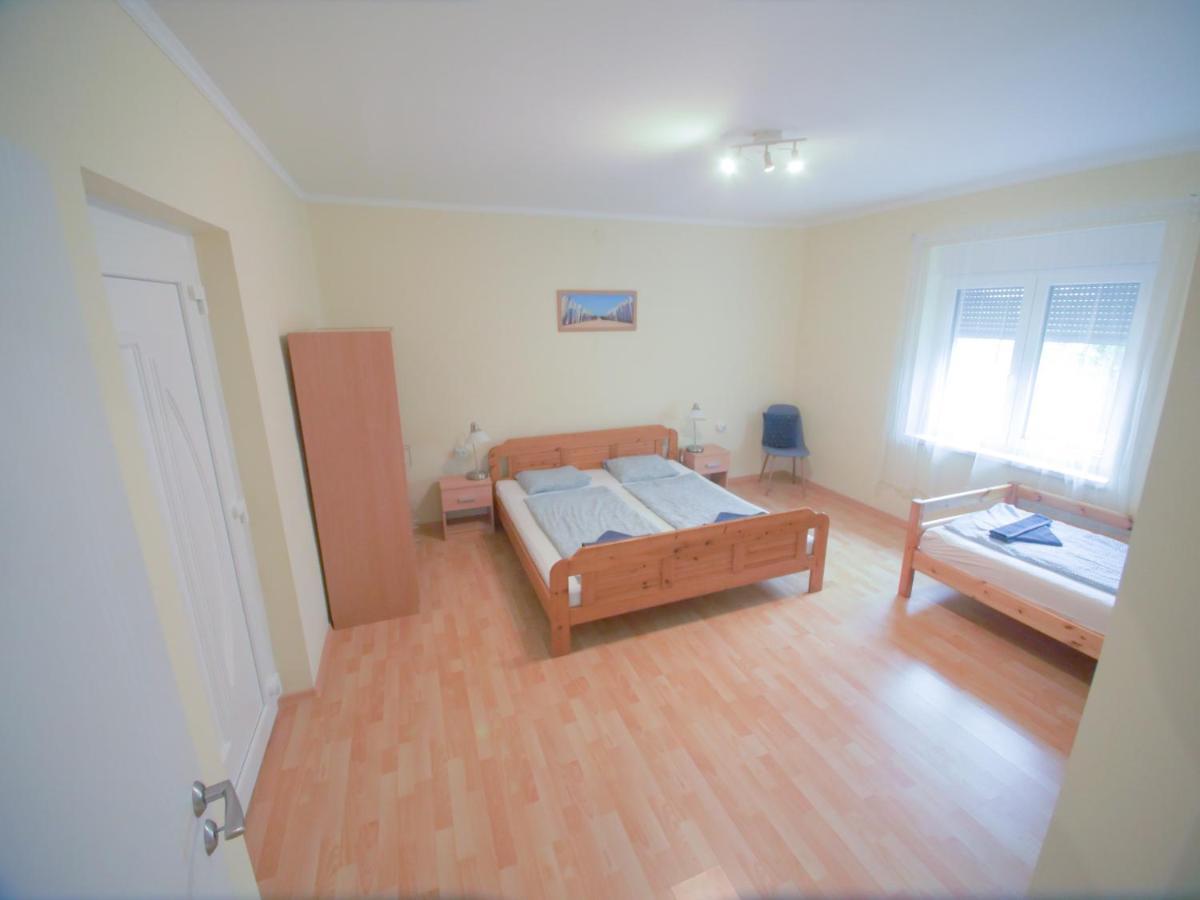 Estike Apartment Balatonlelle Exterior foto